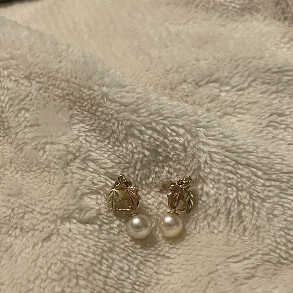 10k gold black hills gold pearl earrings